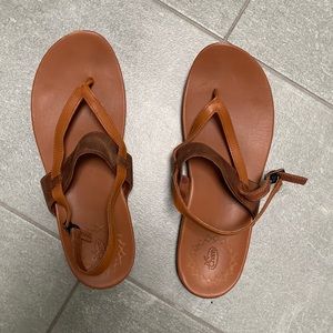 In great condition. Brown leather Chacos worn only once or twice.